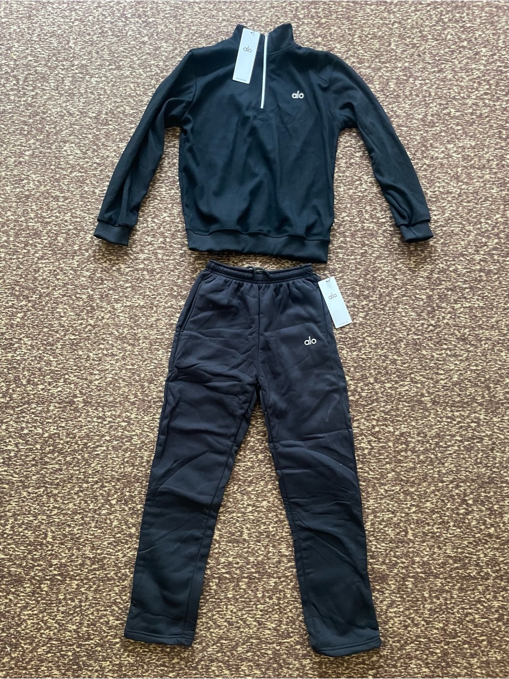 Alo quarter zip and sweatpants set - Picture 1 of 4